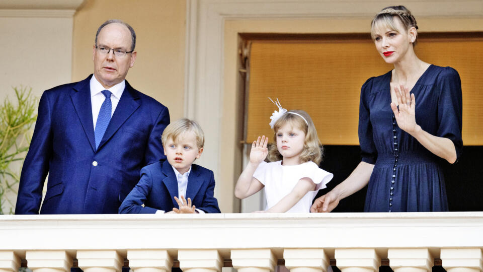 Podobne ako Grace Kelly, aj
Char lene Wittstock vraj trpí
depresiami.