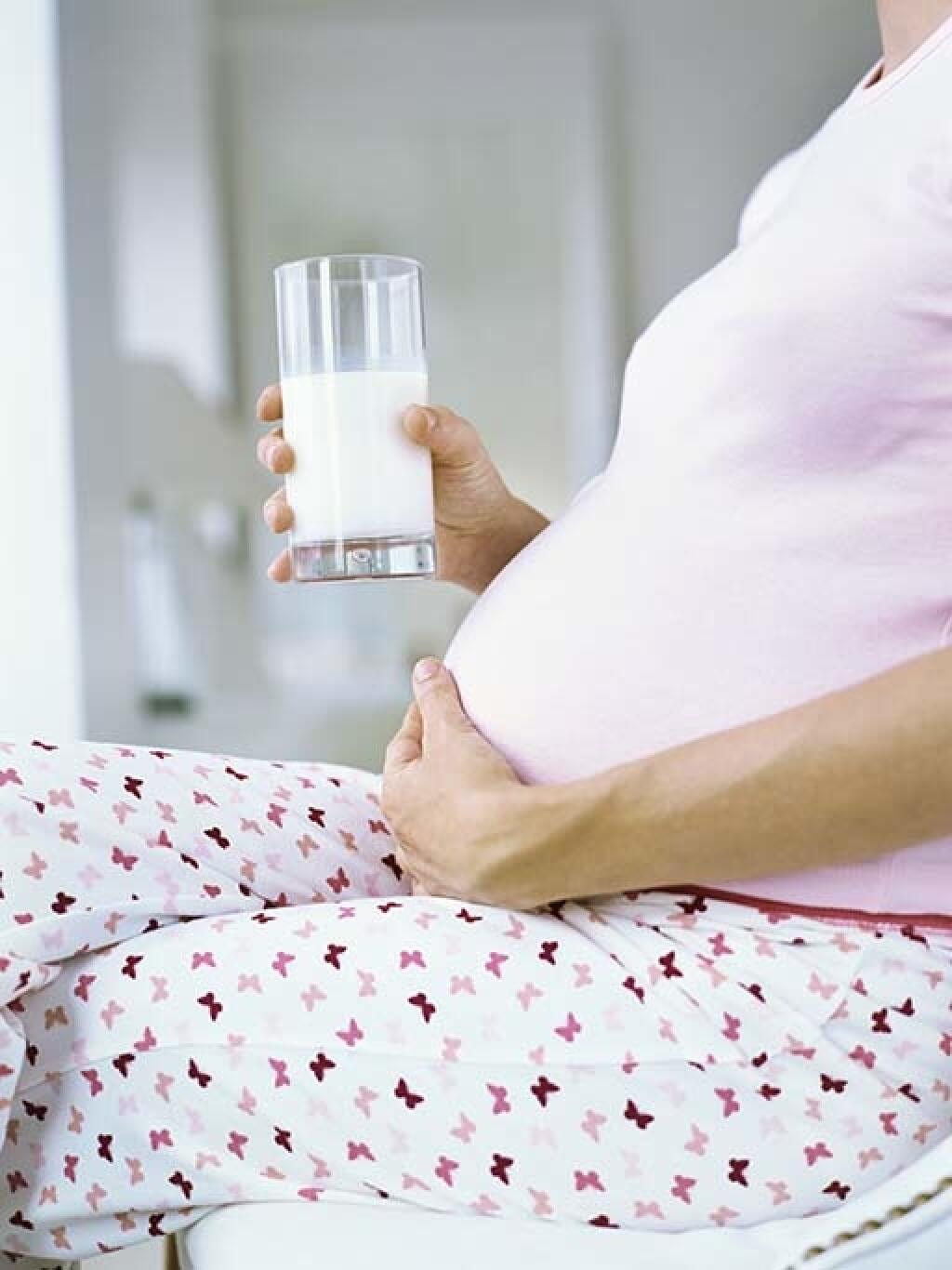 Пьют ли молоко при изжоге. Молоко для беременных.