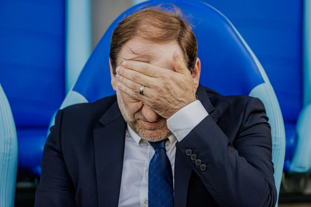 Pred prestížnym derby zápasom sa vynorili špekulácie o tom, že medzi vedením „belasých“ a trénerom Vladimírom Weissom starším (57) majú údajne pretrvávať nezhody.
