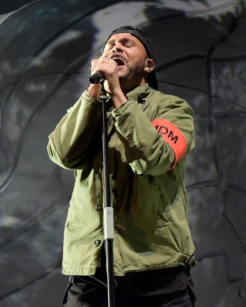 The Weeknd počas vystúpenia na slávnom udobnom festivale Coachella.