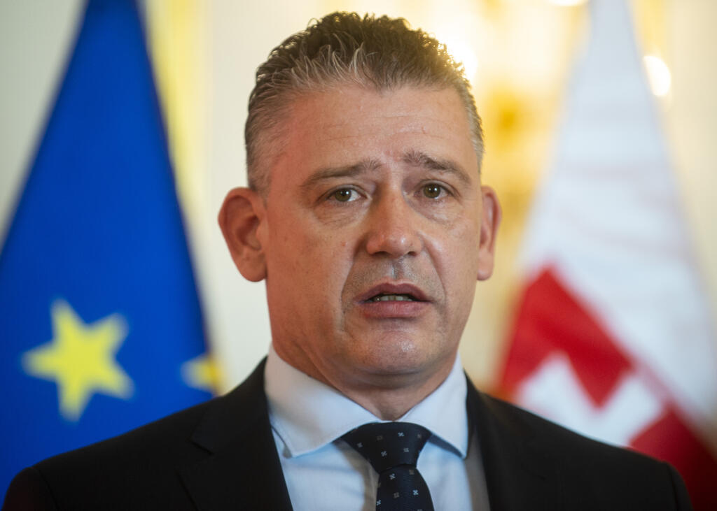 Na snímke minister vnútra SR Roman Mikulec (OĽaNO) počas tlačovej konferencie pri príležitosti predstavenia Plánu obnovy a odolnosti Slovenskej republiky 29. apríla 2022 v Bratislave. FOTO TASR - Jakub Kotian