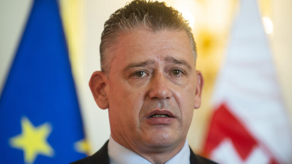 Na snímke minister vnútra SR Roman Mikulec (OĽaNO) počas tlačovej konferencie pri príležitosti predstavenia Plánu obnovy a odolnosti Slovenskej republiky 29. apríla 2022 v Bratislave. FOTO TASR - Jakub Kotian