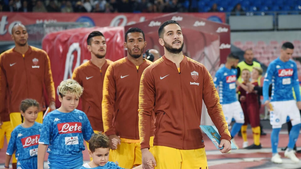 Kostantinos Manolas mení svoje pôsobisko. Prestupuje priamo k rivalovi. Z Ríma sa sťahuje do Neapolu.
