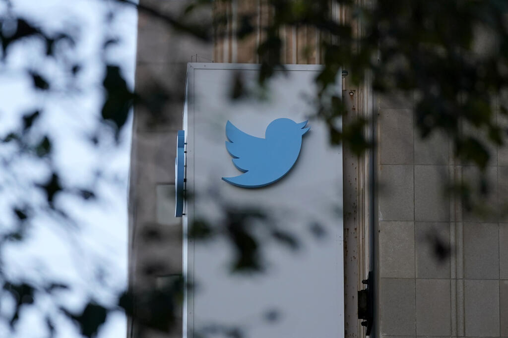 WA 8 San Francisco - Na snímke sídlo sociálnej siete Twitter v San Franciscu v piatok 28. októbra 2022. Nemecká vláda zvažuje svoju prítomnosť Twitteri po tom, ako túto sociálnu sieť kúpil miliardár Elon Musk. Miliardár Elon Musk vo štvrtok dokončil nákup sociálnej siete Twitter za 44 miliárd dolárov a oznámil svoj úmysel znížiť množstvo obmedzení v spojitosti so zverejňovaním obsahu, pripomína Reuters. FOTO TASR/AP 

Twitter headquarters is shown in San Francisco, Friday, Oct. 28, 2022. Elon Mu