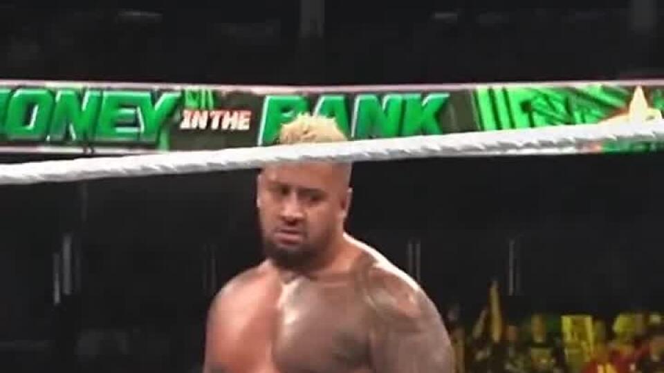 Na videu hviezda WWE Solo Sikoa.
