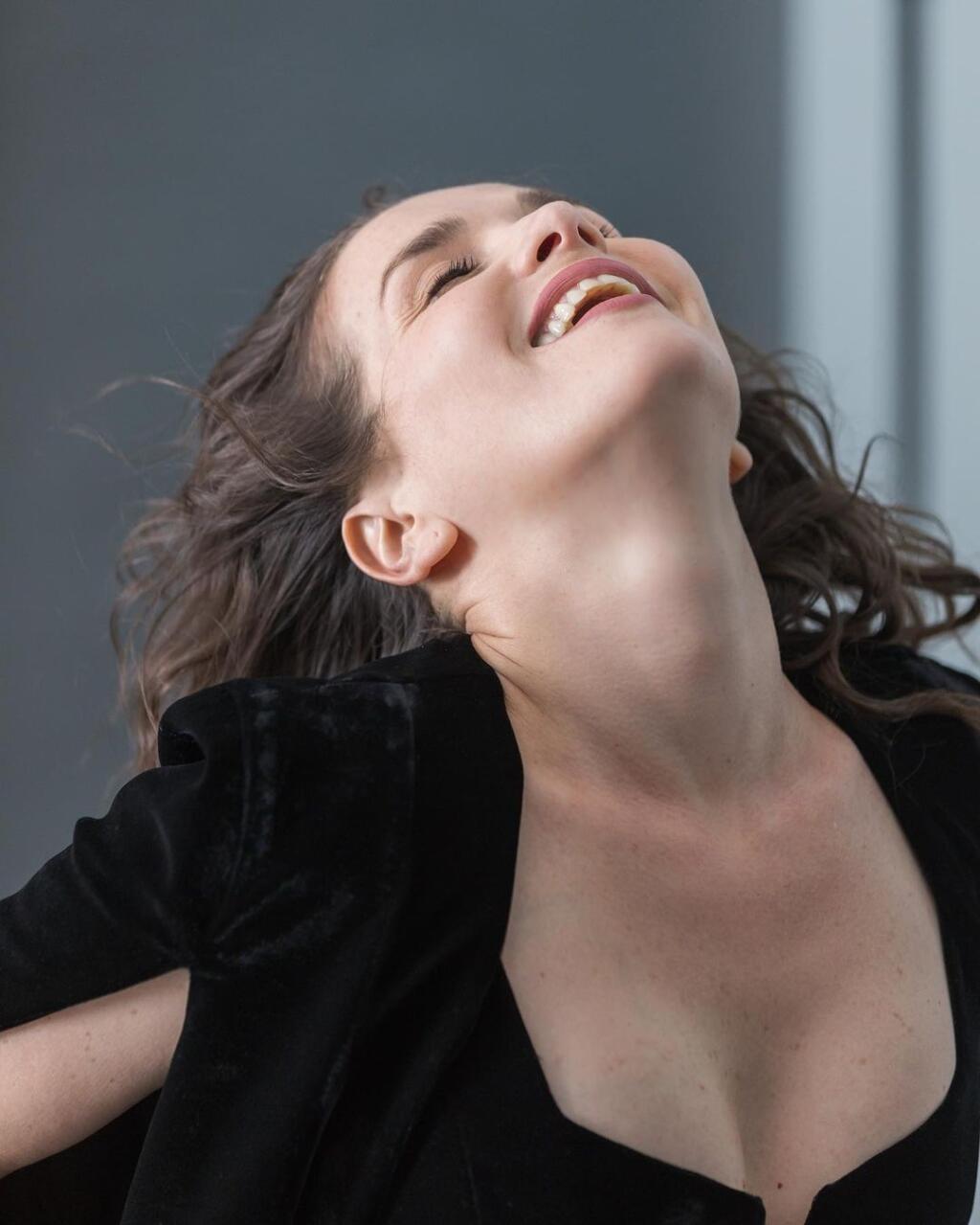 43-ročná Natalia Oreiro na nových záberoch. Herečka očividne vôbec nestarne.