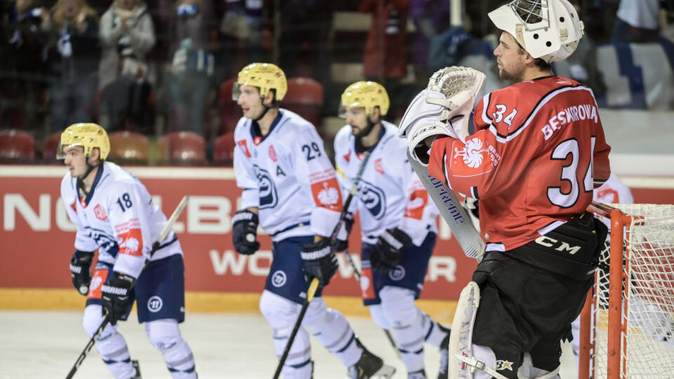 Hokejisti HC '05 iClinic Banská Bystrica prehrali vo svojom záverečnom šiestom zápase v G-skupine Ligy majstrov na ľade švajčiarskeho HC Ambri-Piotta 3:4.