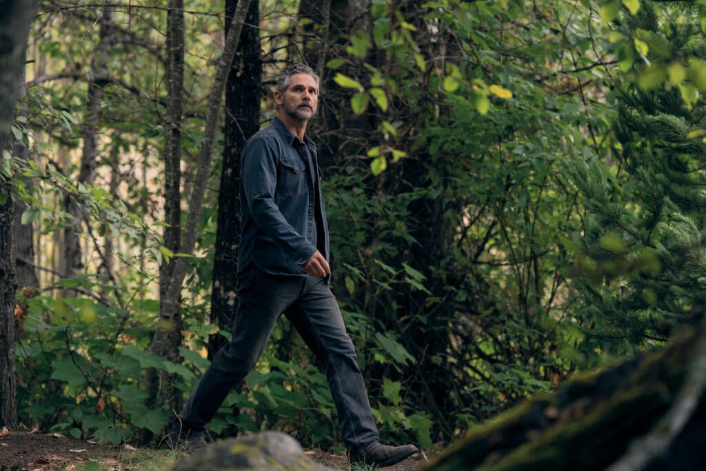 Eric Bana v seriálovom hite Živel (Untamed).