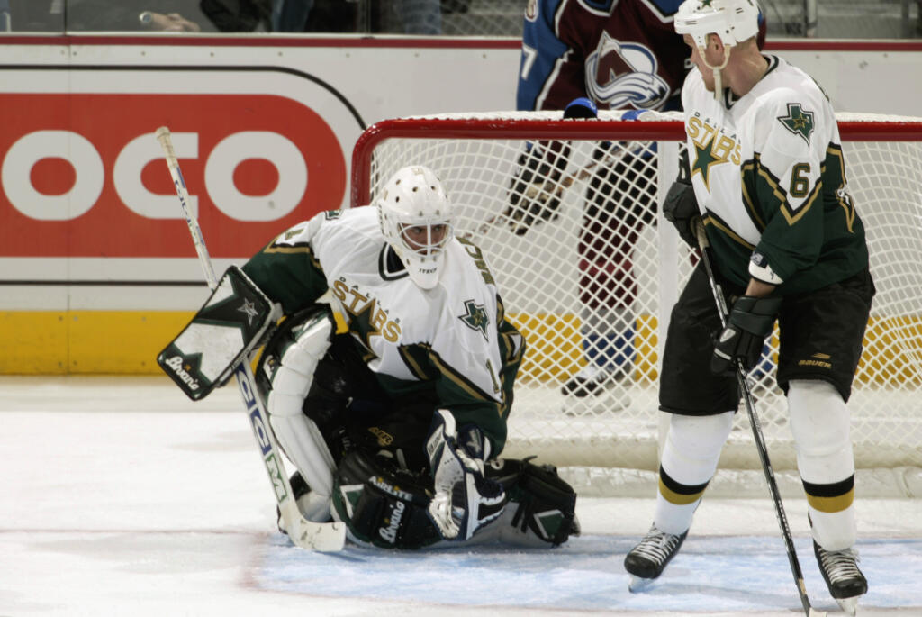 Jason Bacashihua odohral niekoľko prípravných zápasov aj za Dallas Stars.