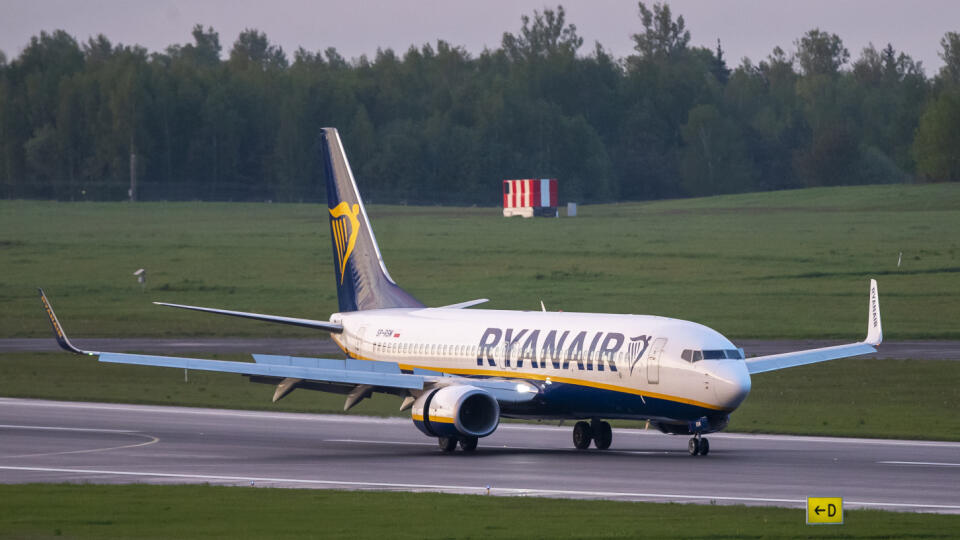 KK6 Vilnius - Lietadlo nízkonákladovej spoločnosti Ryanair s registračným číslom SP-RSM, ktoré cestovalo z Atén do Vilniusu a po bombovej hrozbe bolo odklonené do Minska, pristálo v nedeľu 23. mája 2021 na medzinárodnom letisku  vo Vilniuse.