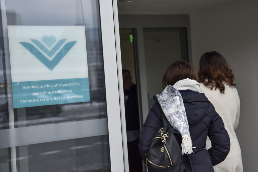 Zmluvy s VšZP podpísali všetky ambulancie okrem štyroch lekárov 