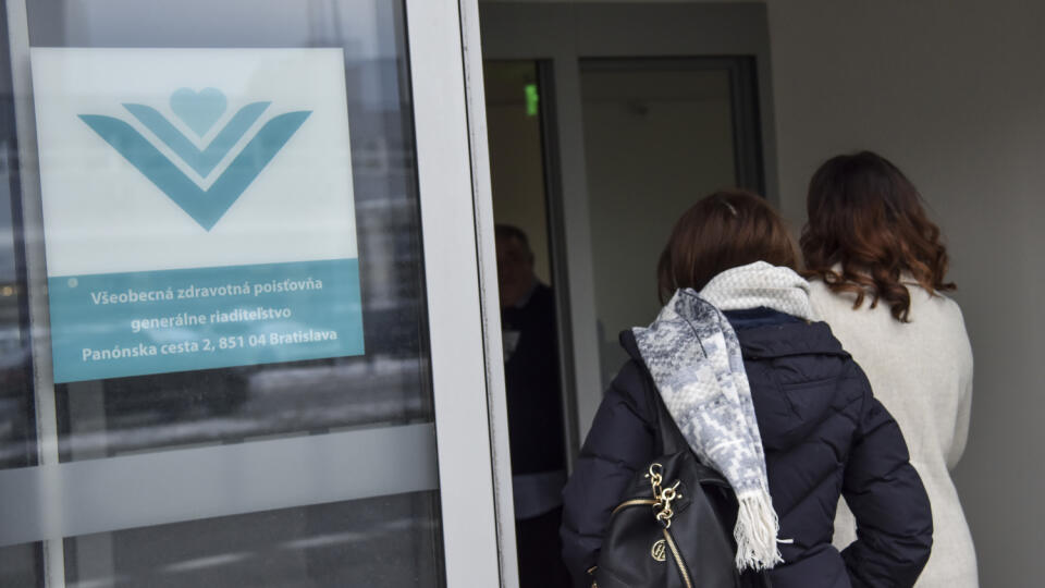 Zmluvy s VšZP podpísali všetky ambulancie okrem štyroch lekárov