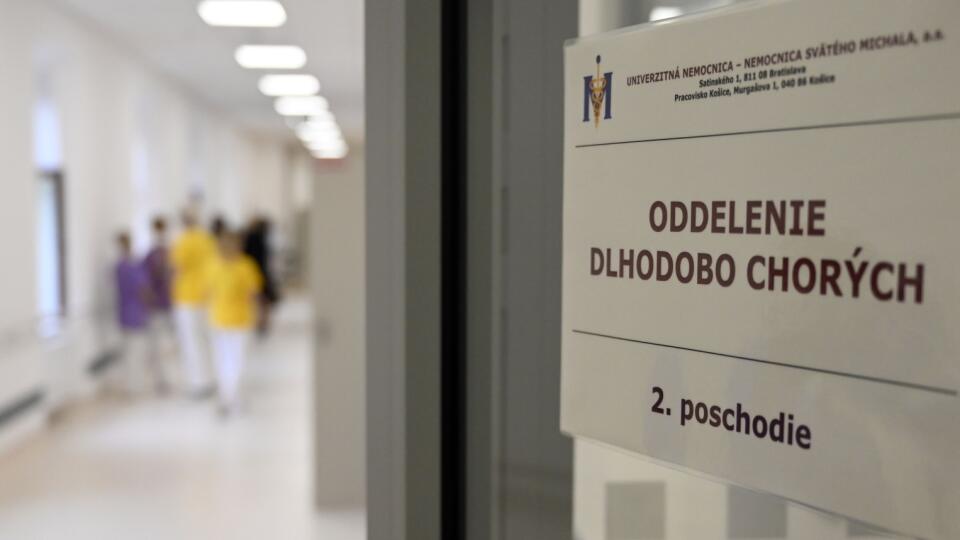 Na snímke oddelenie pre dlhodobo chorých Univerzitnej nemocnice - Nemocnice svätého Michala Košice, ktoré prešlo rozsiahlou rekonštrukciou. V Košiciach 29. apríla 2021. FOTO TASR - Roman Hance