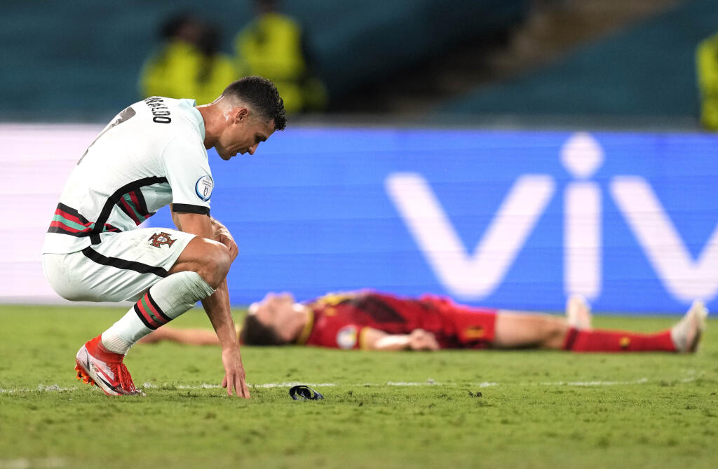 Obhajcovia titulu prehrali v nedeľu v Seville s lídrom svetového rebríčka FIFA Belgickom 0:1 a rozlúčili sa s účinkovaním na turnaji.
