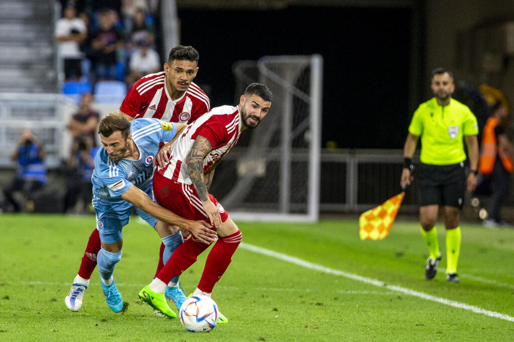 Na Tehelnom poli sa stretol v 3. kole kvalifikácie európskej ligy ŠK Slovan Bratislava a Olympiacos FC.
