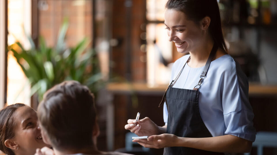 Smiling,Female,Waitress,Take,Order,Talk,To,Clients,Cafe,Restaurant