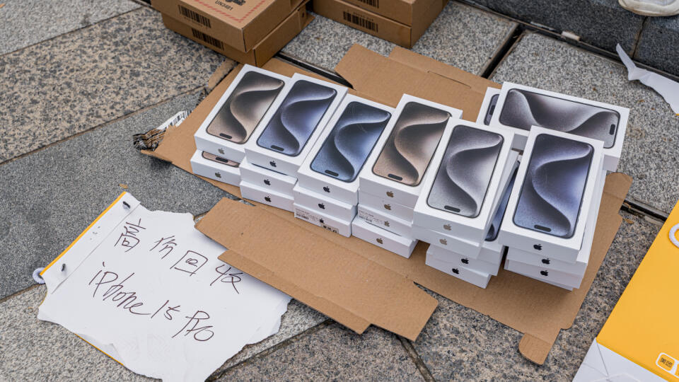 Apple iPhone 15 Series Smartphones Begin Sale In China