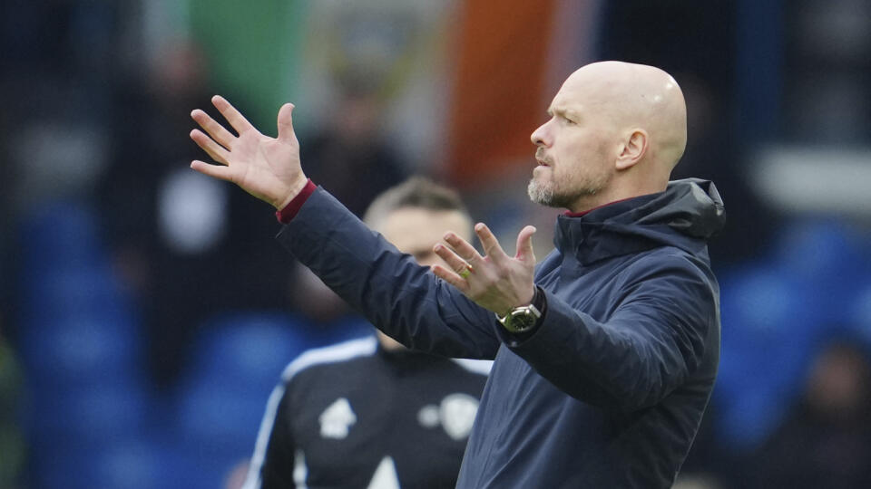 WA 69 Leedds - Tréner Manchestru United Erik ten Hag gestikuluje počas zápasu 23. kola anglickej Premier League Leeds United - Manchester United v meste Leeds v nedeľu 12. februára 2023. FOTO TASR/AP