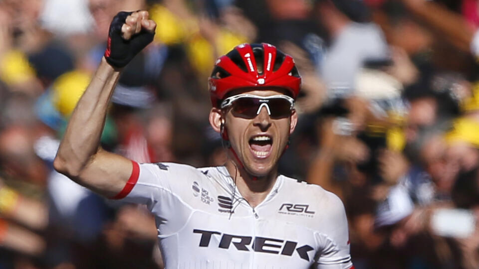 Netherlands' Bauke Mollema celebrates as he crosses the finish line to win the fifteenth stage of the Tour de France cycling race over 189.5 kilometers (117.8 miles) with start in Laissac-Severac l'Eglise and finish in Le Puy-en-Velay, France, Sunday, July 16, 2017. (AP Photo/Peter Dejong)