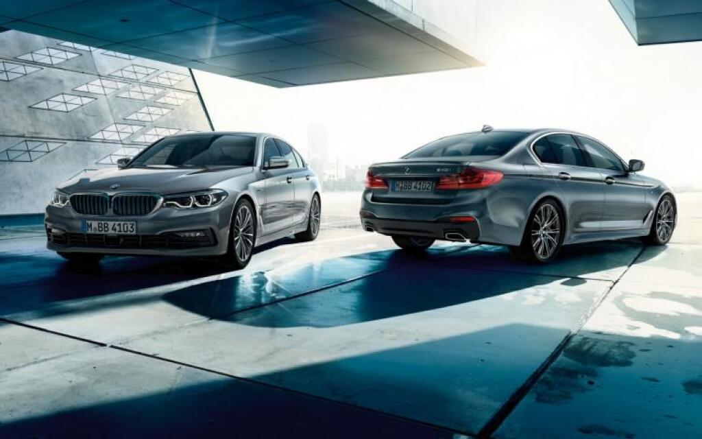 BMW 540i xDrive verzus
Mercedes-Benz E 400 4Matic