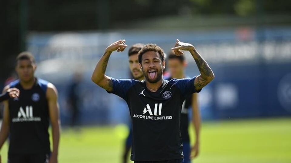 Neymar sa do Barcelony zatiaľ nevráti.