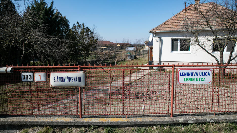 Leninova ulica v Veľkých Úľanoch je jednou z posledných na Slovensku.