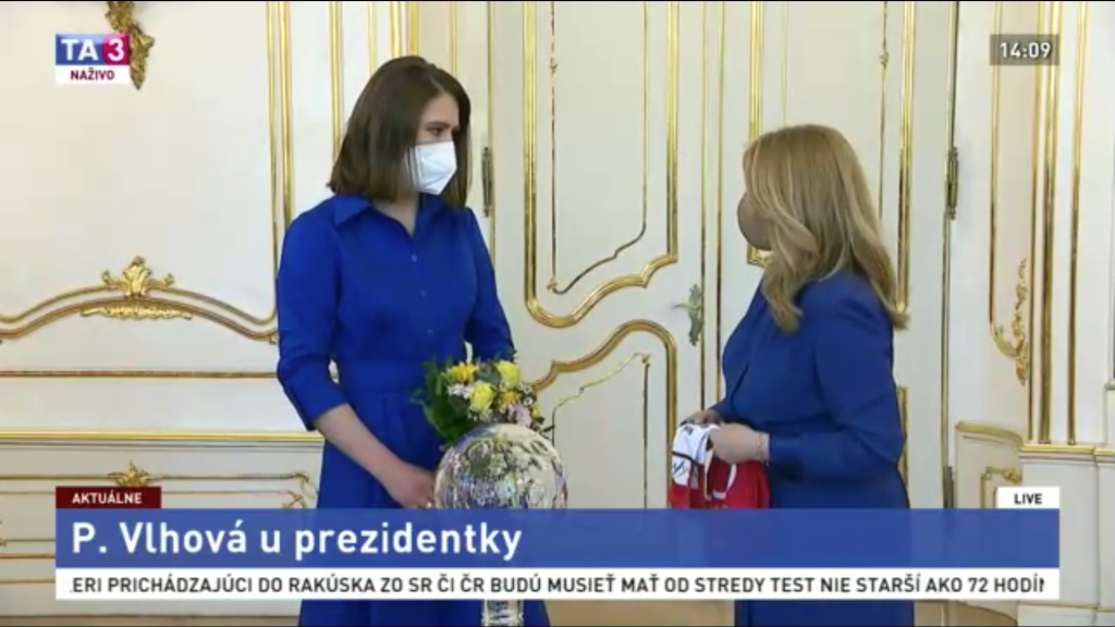 Lyžiarka Petra Vlhová spolu s tímom u prezidentky Zuzany Čaputovej.