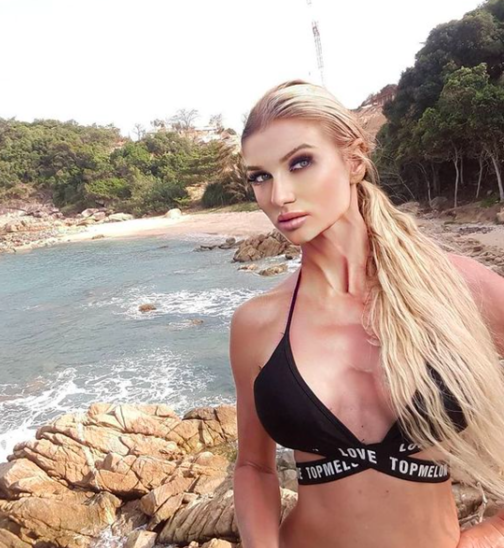 Kamila má dokonalú postavu.