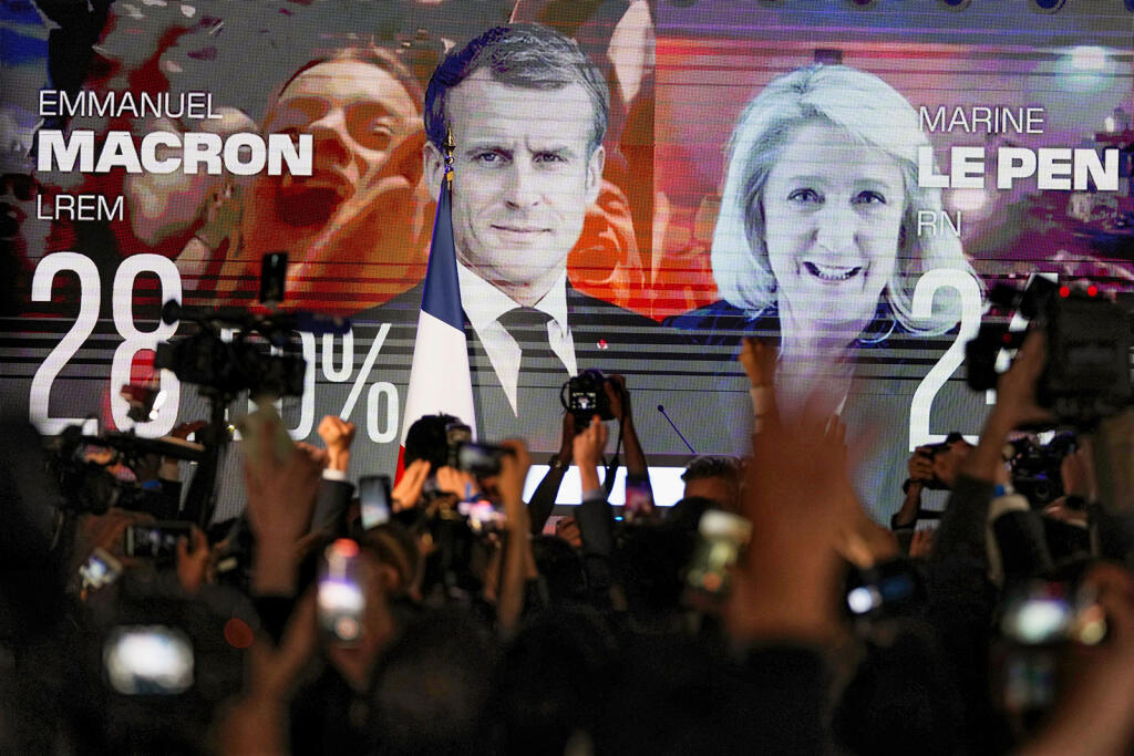 Emmanuel Macron má proti sebe hovorkyňu chudoby Marine Le Penovú