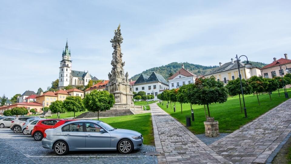 Kremnica mala byť kedysi slávna ako talianska Florencia. Dnes sa na niektoré jej pamiatky môžete pozrieť online.