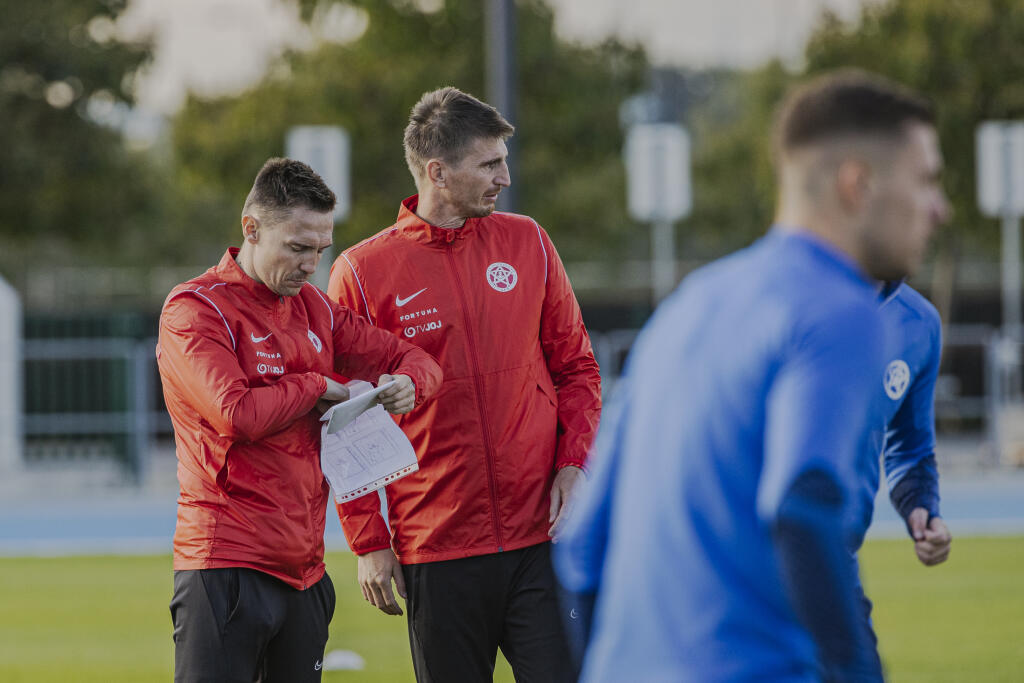 Bývalý futbalista Pavol Farkaš sa dostal do reprezentácie ako tlmočník nového trénera Francesca Calzonu.