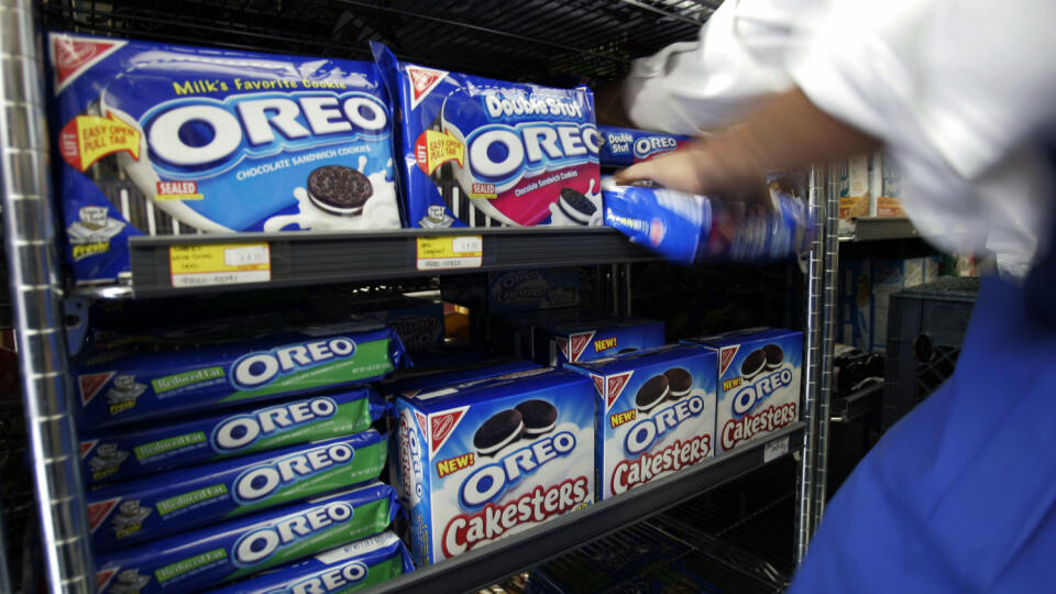 Earns Mondelez International