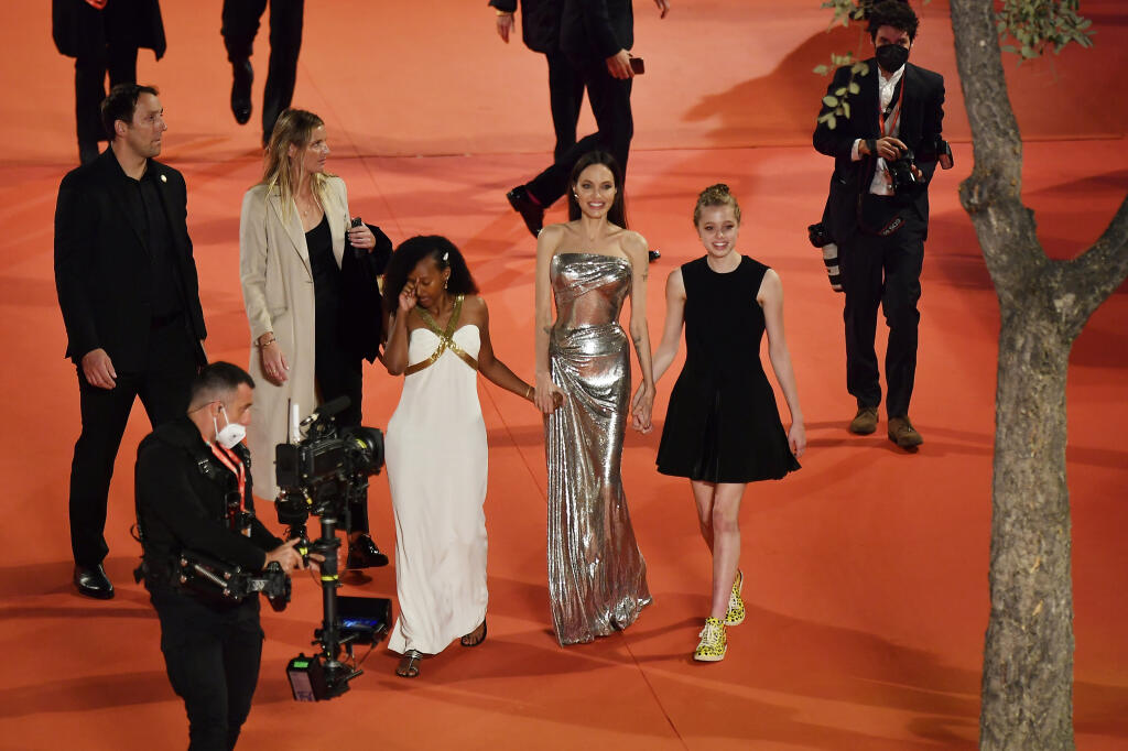 Herečka Angelina Jolie na premiére filmu Eternals v Ríme.