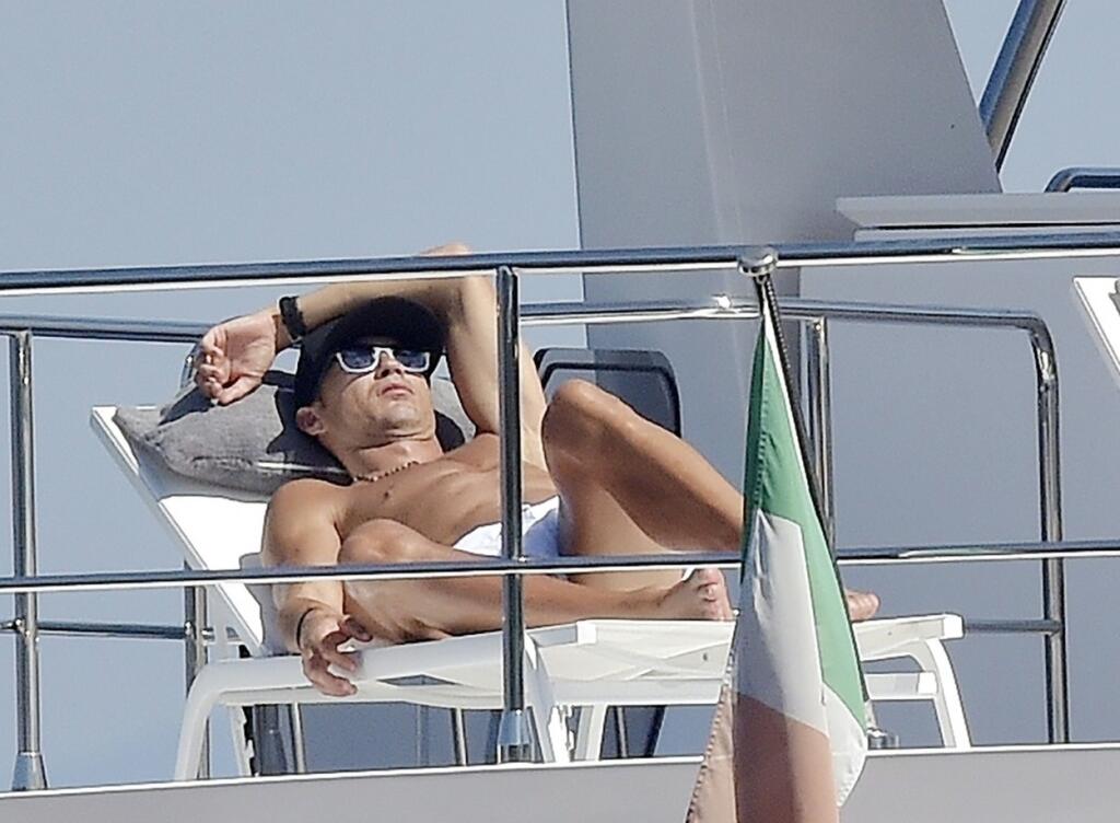 Cristiano Ronaldo si vybehol po ťažkom zápase oddýchnuť na jachtu.