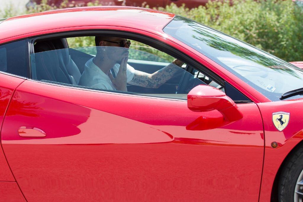Ferrari 488 GTB: Cena – 250-tisíc eur, Maximálna rýchlosť – 330 km/h, Výkon motora – 493 kW (670 koní), Zrýchlenie z 0-100 – 3,4 sekundy