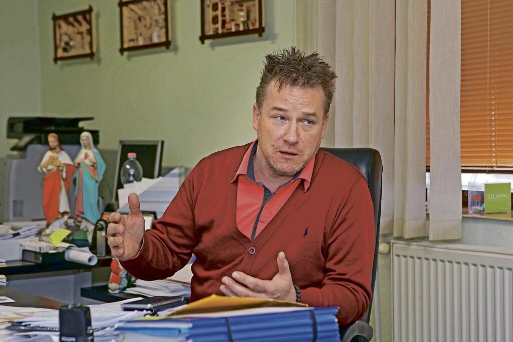 Má strach o život: „Dostal som poriadnu bitku. A to len preto, že som chránil vlastný majetok,“ tvrdí poľnohospodár František Oravec.
