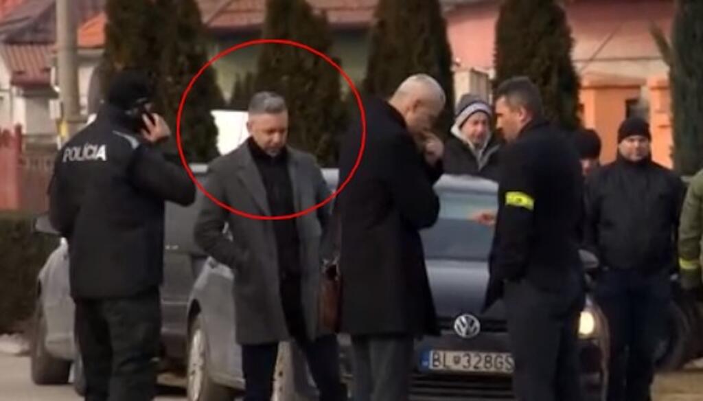 Na mieste činu, kde zavraždili novinára, bol policajt spájaný s oligarchom Bödörom