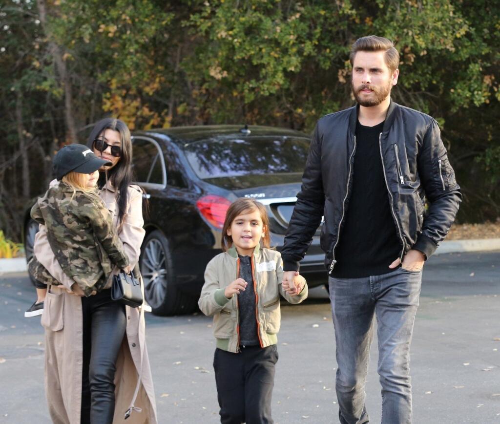 Kourtney a Scott trávia spoločne čoraz viac času. S deťmi i bez nich.