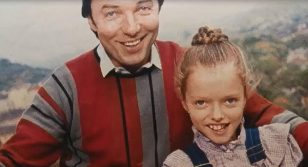 CELÝ OTEC Dominika Gottová po Karlovi zdedila nielen cnostné vlastnosti, ale aj vizáž vrátane výrazného predkusu.