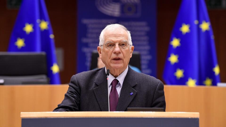 JB 21 Brusel - Šéf diplomacie EÚ Josep Borrell počas prejavu o zatknutí ruského opozičného politika Alexeja Navaľného na plenárnom zasadnutí Európskeho parlamentu v Bruseli 19. januára 2021. FOTO TASR/AP
European Union foreign policy chief Josep Borrell addresses lawmakers on the arrest of Russia's opposition leader Alexei Navalny during a plenary session at the European Parliament in Brussels, Tuesday, Jan. 19, 2021. The Kremlin on Tuesday brushed off calls from U.S. and European officials to