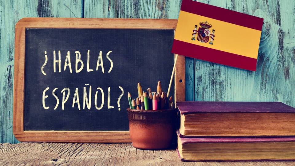 A,Chalkboard,With,The,Question,Hablas,Espanol?,Do,You,Speak