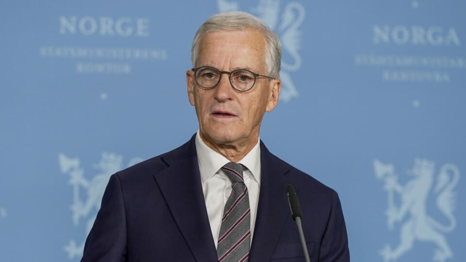 KK35 Oslo - Nórsky premiér Jonas Gahr Störe hovorí počas tlačovej konferencie v Osle 20. júna 2025. Nórsko ako členský štát NATO plánuje zvýšiť celkové výdavky na obranu a širšiu bezpečnosť na päť percent svojho HDP, oznámil v piatok tamojší premiér Jonas Gahr Störe. Tento výdavkový cieľ podľa jeho slov pravdepodobne dosiahne niekedy po roku 2030. FOTO TASR/AP
Norway's Prime Minister Jonas Gahr Støre holds a press conference about Norway's contribution to NATO at the Prime Minister's Office in