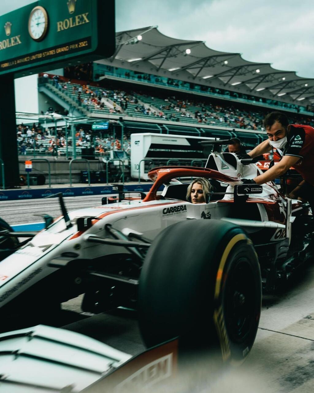 Lindsey Brewer si užila Veľkú cenu USA ako hosťka v tíme Alfa-Sauber.