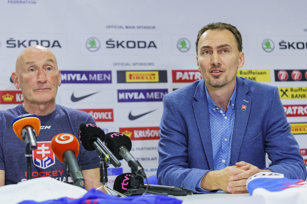 Rovnako ako Zdeno Chára chodil na Trenčianske Gymnázium Ľudovíta Štúra.
