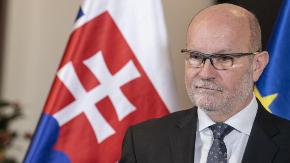 Dočasne poverený minister zahraničných vecí a európskych záležitostí SR Rastislav Káčer počas tlačovej konferencie s českým ministrom zahraničnách vecí Janom Lipavským na zámku Šimák 31. januára 2023 v Pezinku. Témou rokovaní boli aktuálne otázky bilaterálnej a regionálnej spolupráce, ako aj aktuálna medzinárodno-bezpečnostná situácia v súvislosti s pokračujúcou ruskou agresiou na Ukrajine. FOTO TASR - Michal Svítok