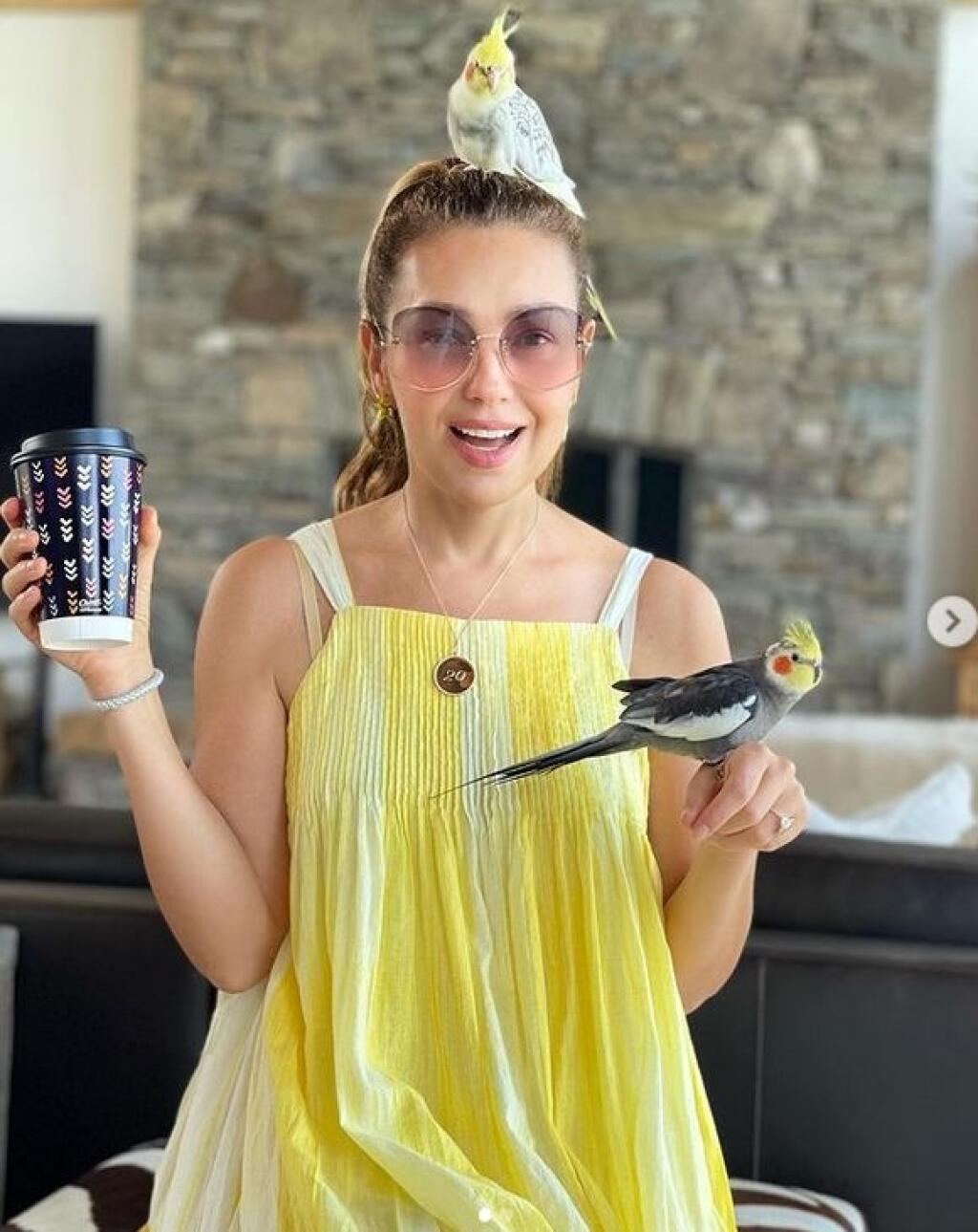 Thalía oslávila 50 rokov, ale vyzerá skôr ako sladká tridsiatnička.