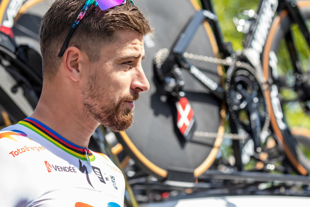 Na snímke je slovenský cyklista Peter Sagan pred tréningom v meste Kodaň. S tímom Total Energie bude pretekať na 109. ročníku Tour de France.