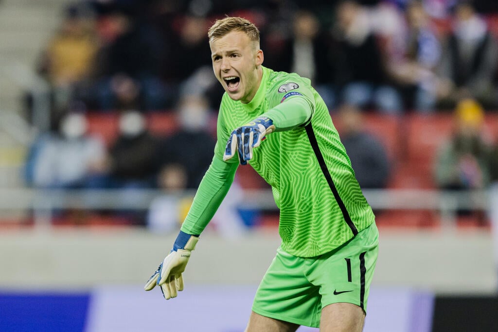 25. Marek Rodák – futbal, 130 tisíc eur
Rebríček najlepšie platených slovenských športovcov uzatvára brankár anglického Fulhamu Marek Rodák. Dvadsaťpäťročný Košičan vybojoval s klubom postupom do Premier League a tak sa v budúcej sezóne možno dočká novej vylepšenej zmluvy. Tá aktuálna mu ročne prinesie 130 tisíc eur.