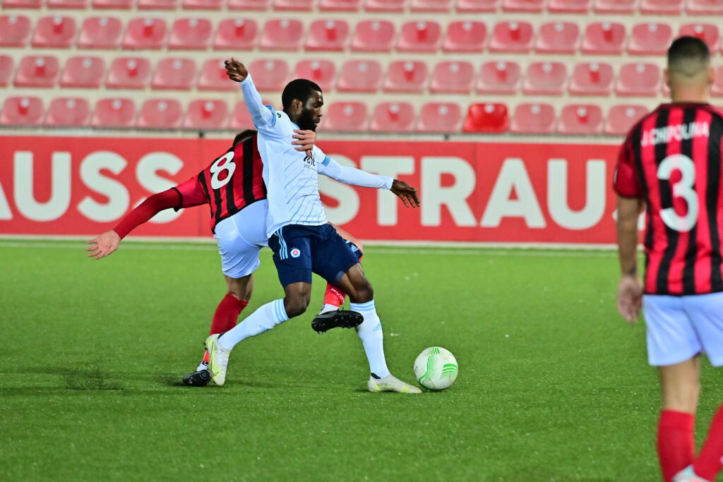 Ibrahim Rabiu patril medzi najaktívnejších futbalistov Slovana na pôde Lincolnu Red Imps.