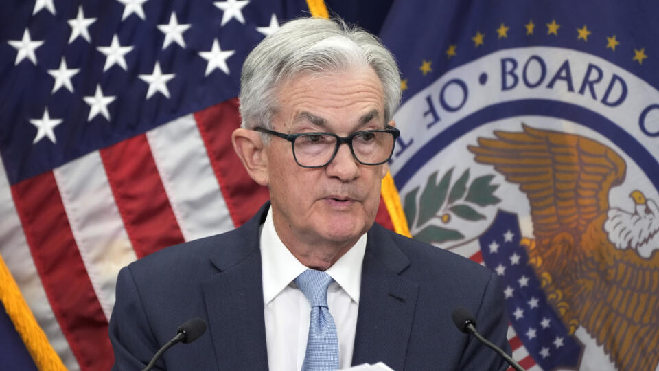 KK29 Washington - Na snímke šéf Americkej centrálnej banky (Fed) Jerome Powell hovorí počas tlačovej konferencie 14. decembra 2022 vo Washingtone. Americký Federálny rezervný systém (Fed) v stredu zvýšil svoj kľúčový úrok menej ako na predchádzajúcich štyroch zasadnutiach. FOTO TASR/AP
Federal Reserve Chair Jerome Powell speaks during a news conference Wednesday, Dec. 14, 2022, at the Federal Reserve Board Building, in Washington. (AP Photo/Jacquelyn Martin)